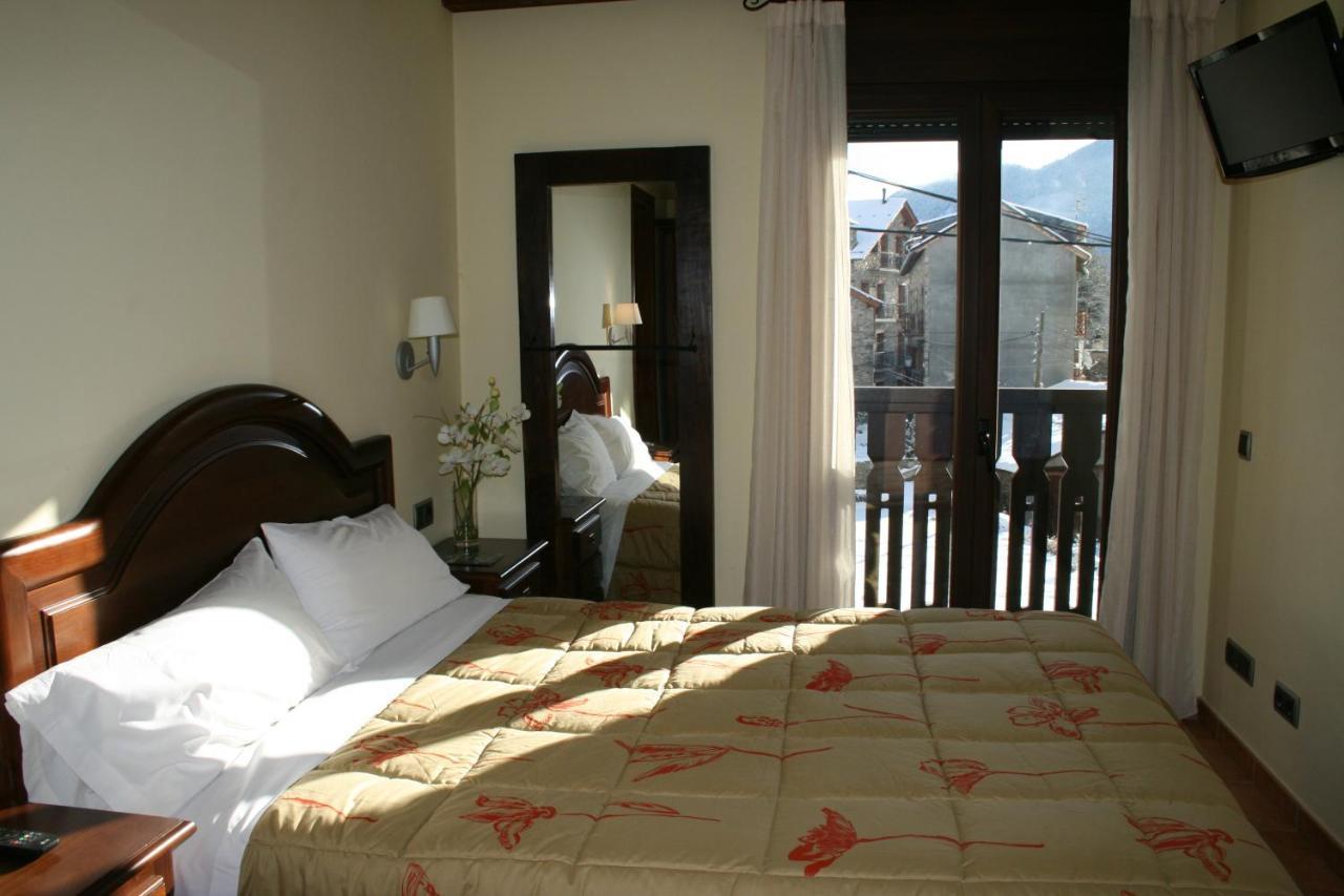 Apartamentos Les Picardes Espot Extérieur photo