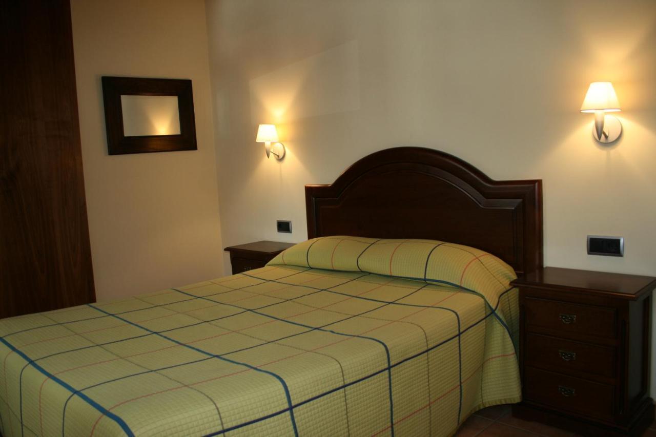 Apartamentos Les Picardes Espot Extérieur photo