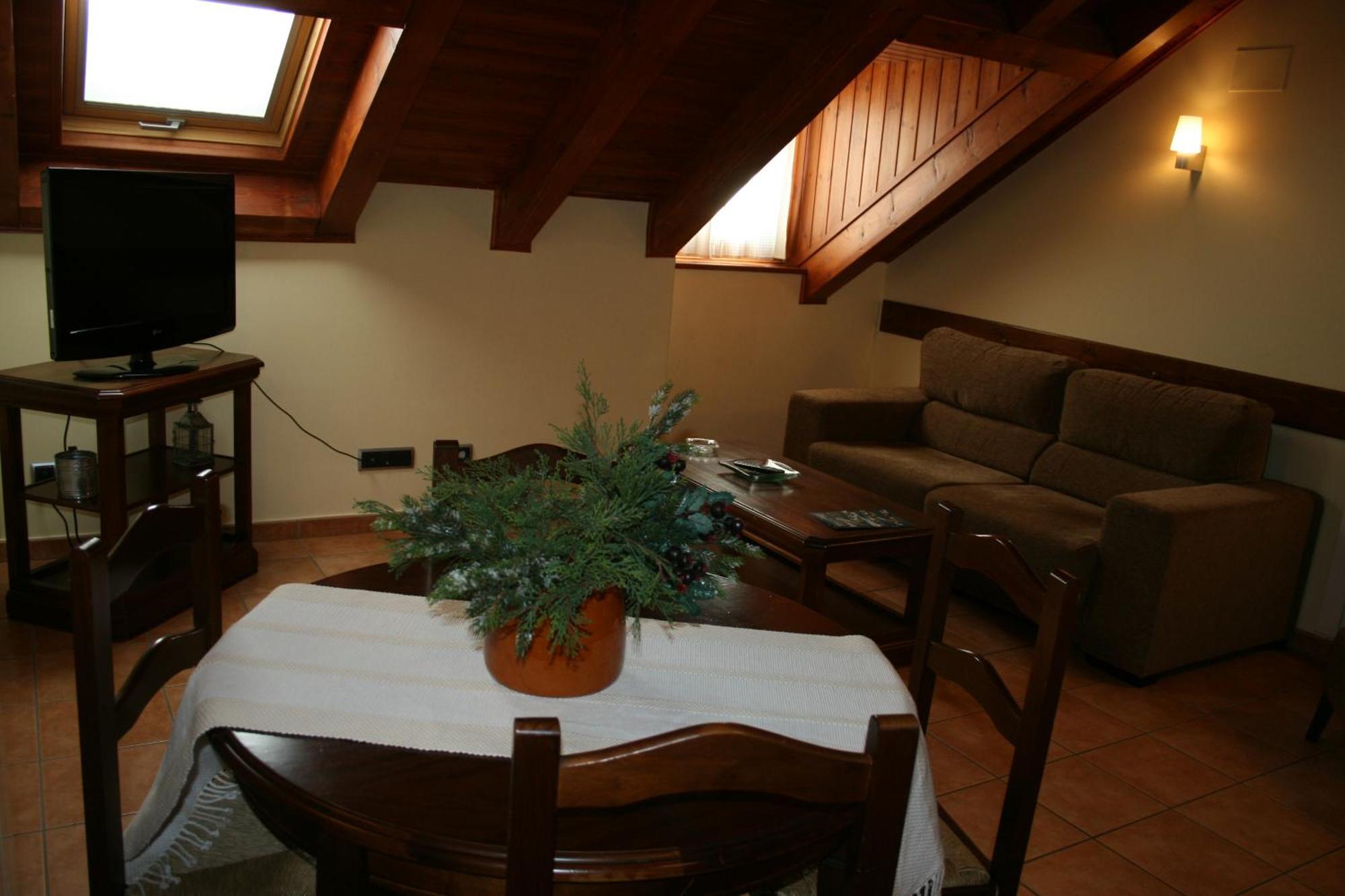 Apartamentos Les Picardes Espot Chambre photo